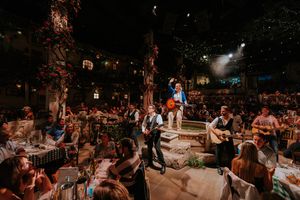 Kimberly Powell, Jacob Dachtler and band  Photo