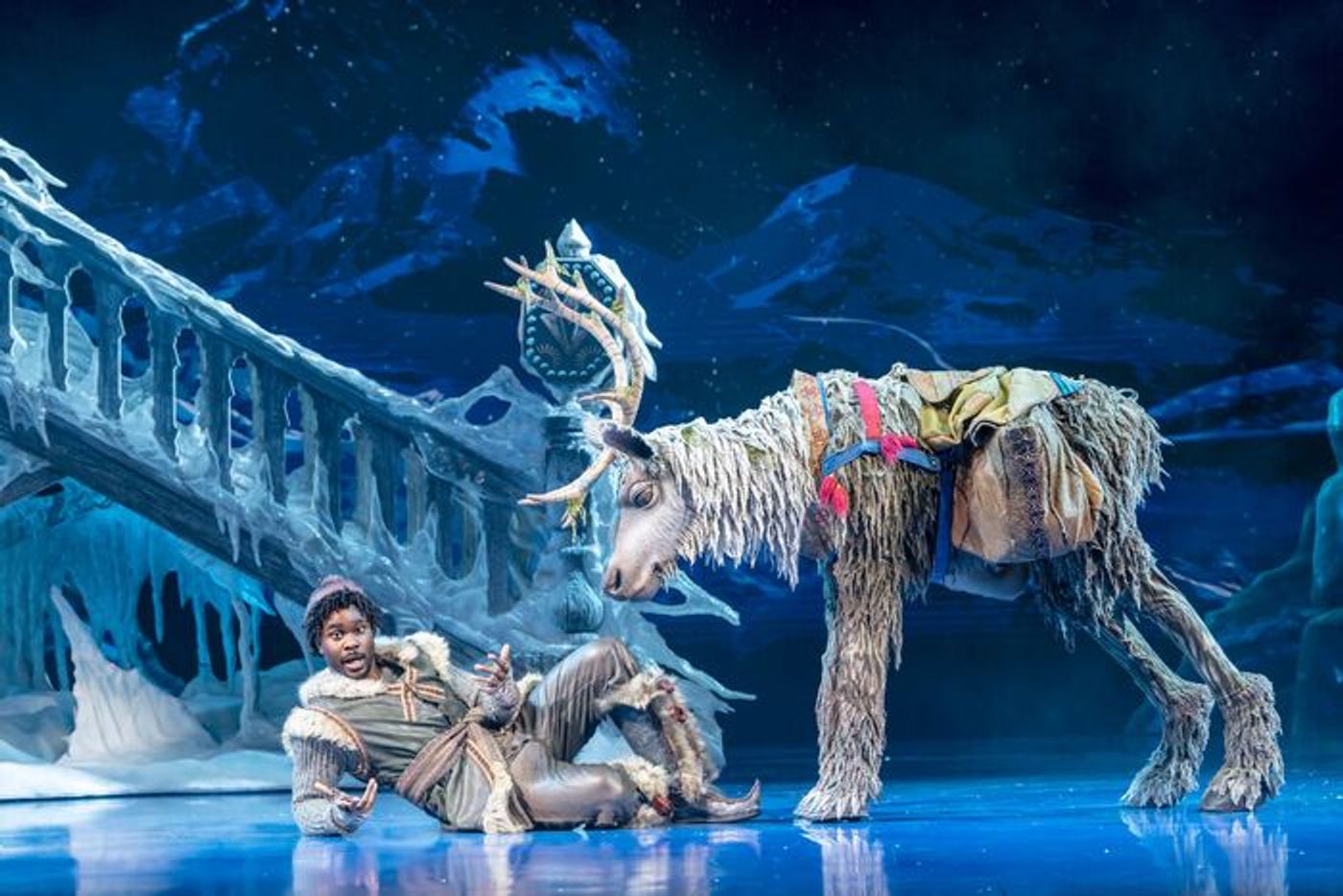 Photos: Check Out All New Photos From FROZEN in London  Image