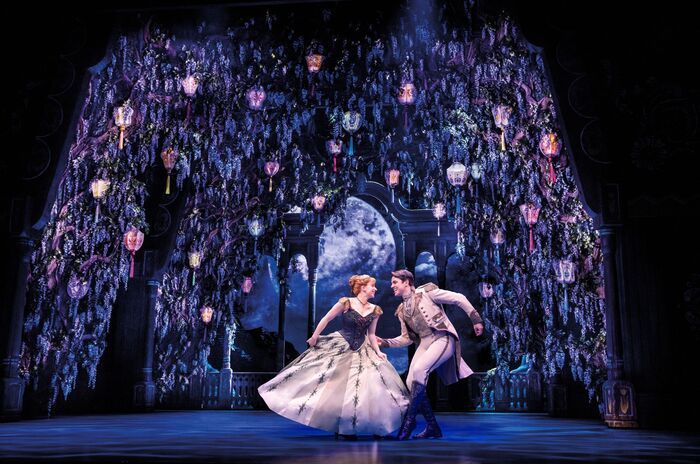 Interview: 'Everyone is Blown Away By the Spectacle': Actor Oliver Ormson on FROZEN THE MUSICAL, Audience Reaction and Acting with Sincerity Image