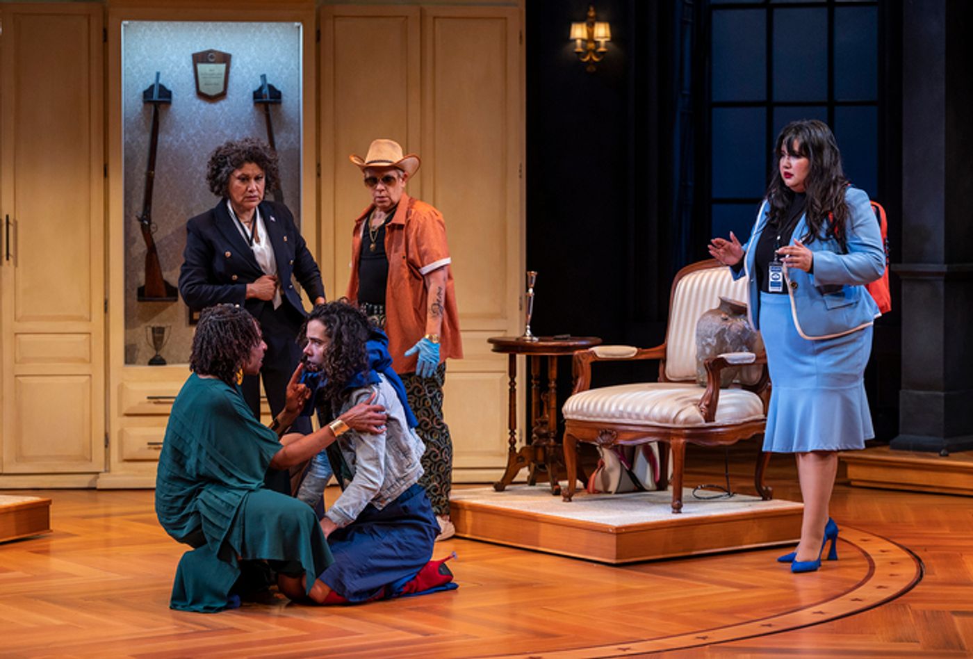 Photos: First Look at POTUS at Steppenwolf Theatre Photos: First Look at POTUS at Steppenwolf Theatre Image