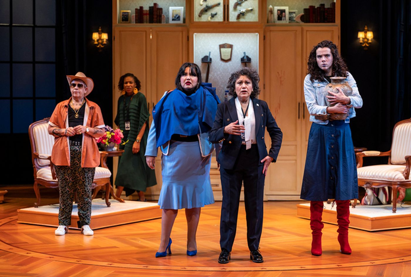 Photos: First Look at POTUS at Steppenwolf Theatre Photos: First Look at POTUS at Steppenwolf Theatre Image