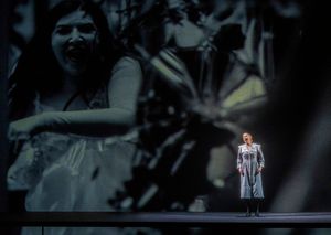 Marina Abramović, Sarah Tynan Photo