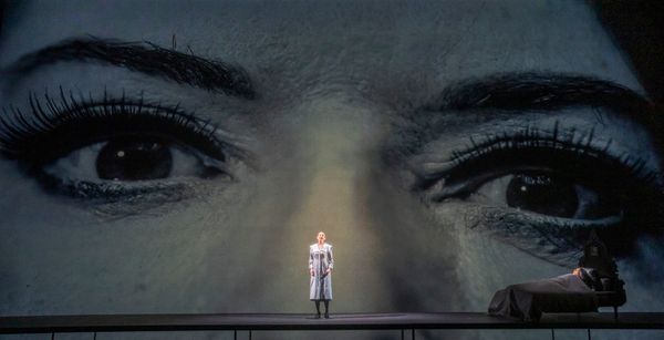 Sarah Tynan, Marina Abramović Photo