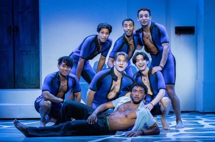 Photos: Exclusive First Look at the 25th Anniversary Tour of MAMMA MIA! — photo 5 of 13