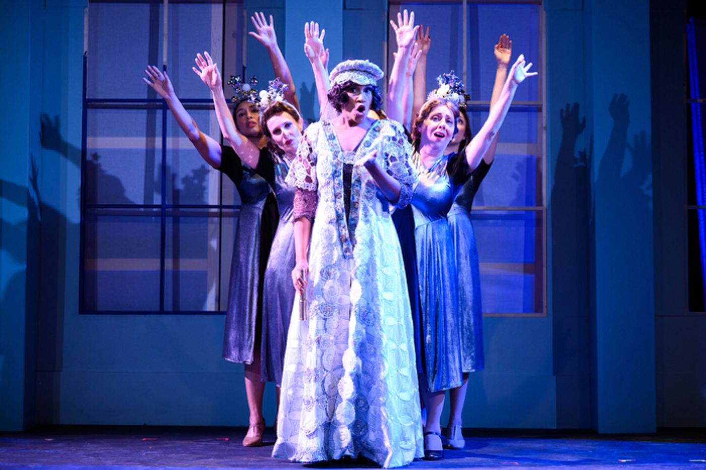 Photos: First Look at MAME at 42nd Street Moon  Image