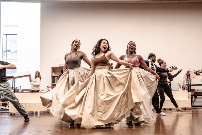 Photos: Inside Rehearsal For the First UK and Ireland Tour of HAMILTON — photo 10 of 12