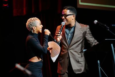 Hosts Kara Young, Leslie Odom Jr. Photo