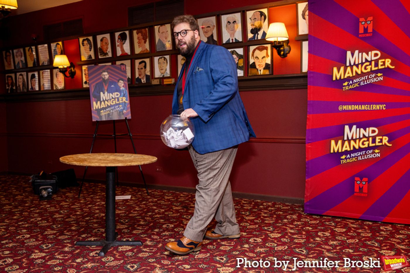 Photos: MIND MANGLER Company Is Getting Ready to Hit the Stage  Image
