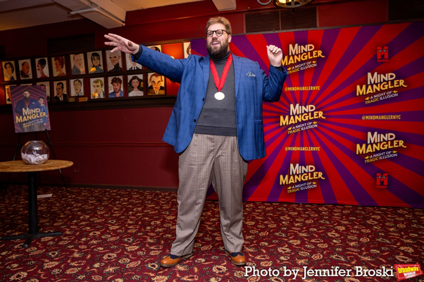 Photos: MIND MANGLER Company Is Getting Ready to Hit the Stage  Image