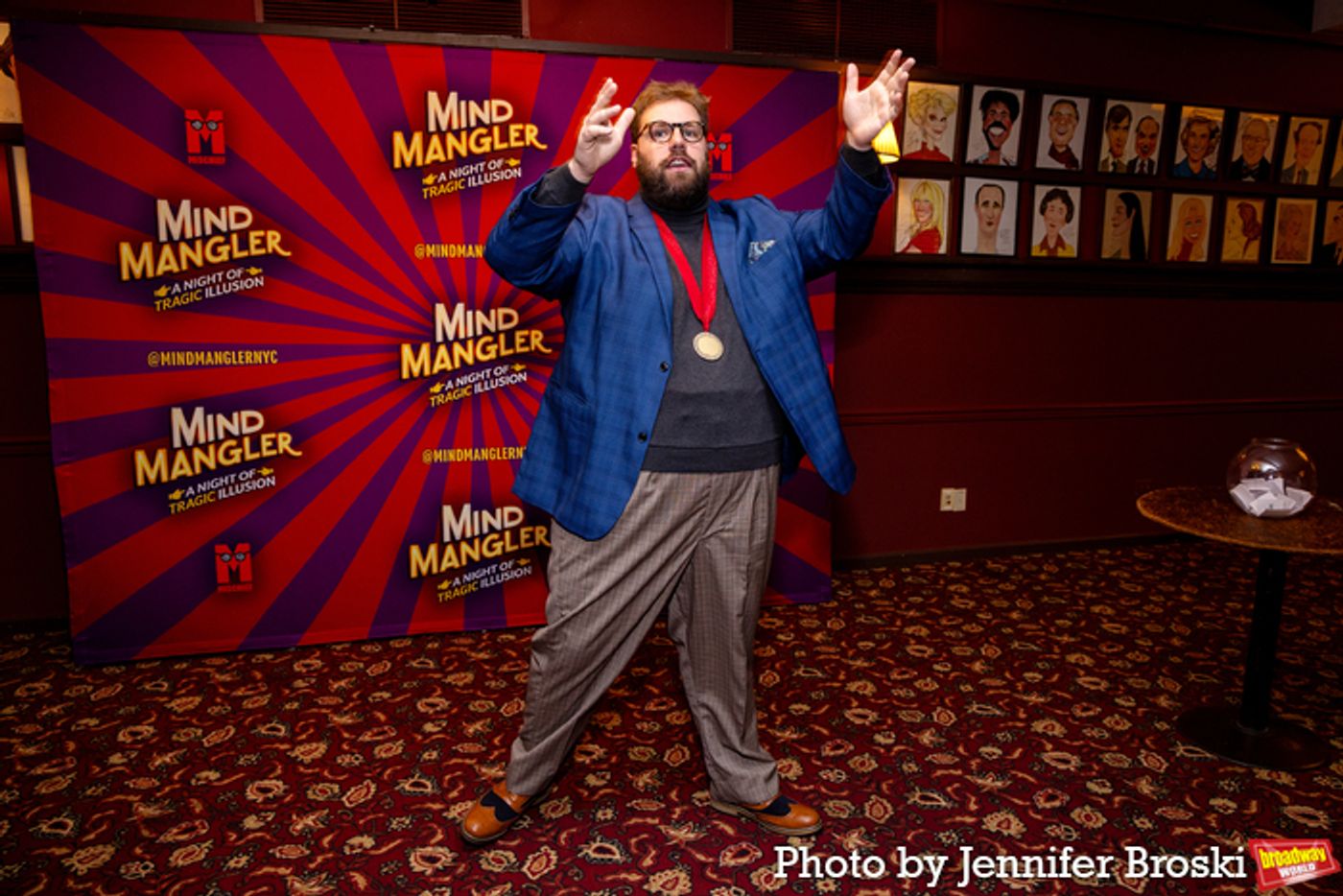 Photos: MIND MANGLER Company Is Getting Ready to Hit the Stage  Image