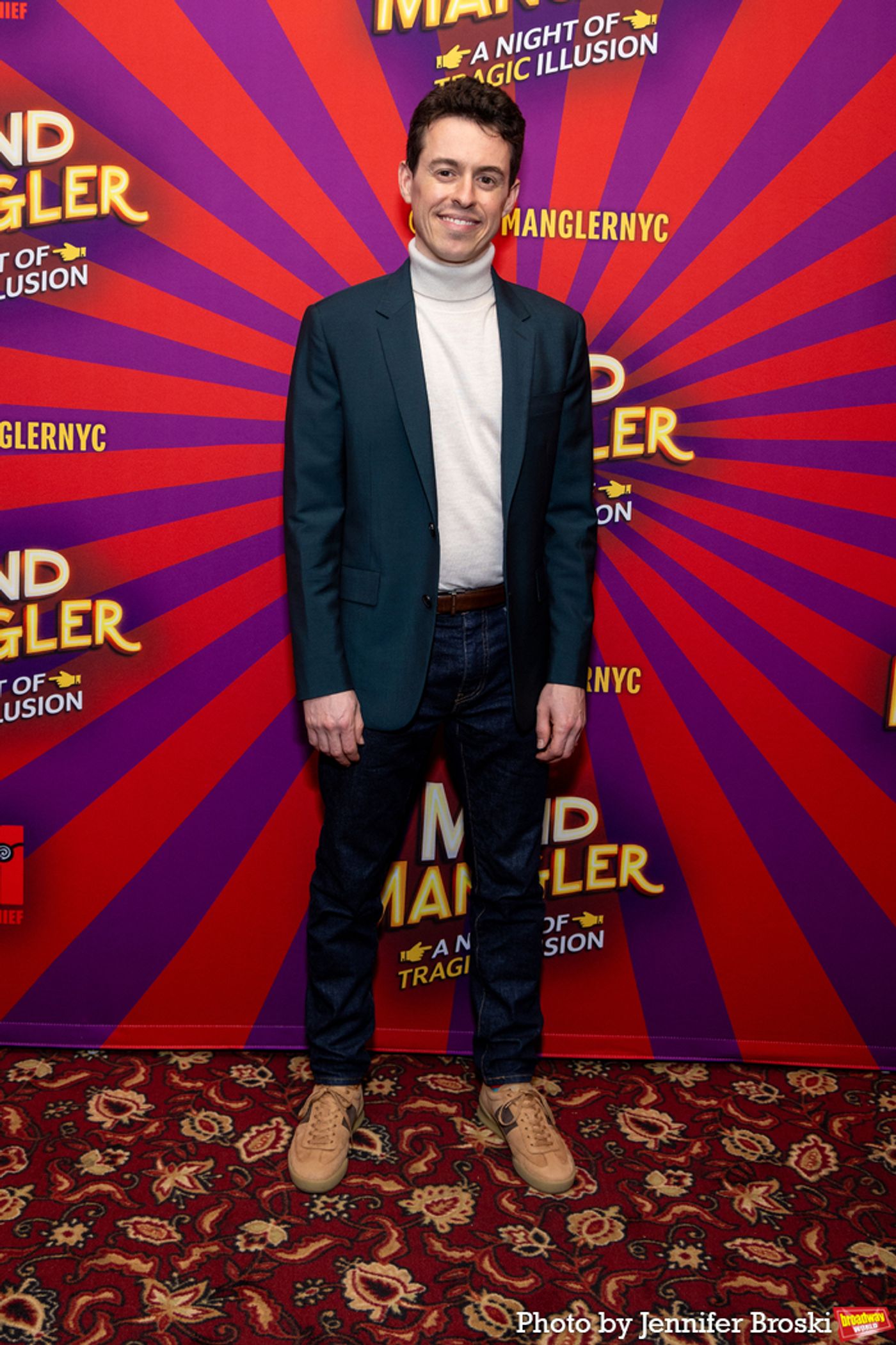 Photos: MIND MANGLER Company Is Getting Ready to Hit the Stage  Image