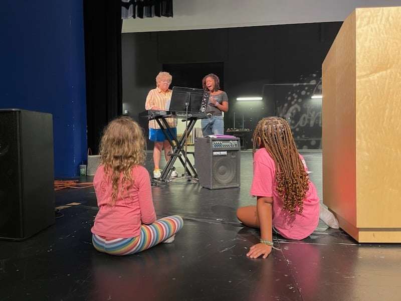 Interview: Wyatt Hamilton, Evanee Dra'a Dokes, Lily Hirscheider, Zynlee Anderson, Raegan Lipsey of DISNEY'S FROZEN at North Little Rock High School Performing Arts Center  Image