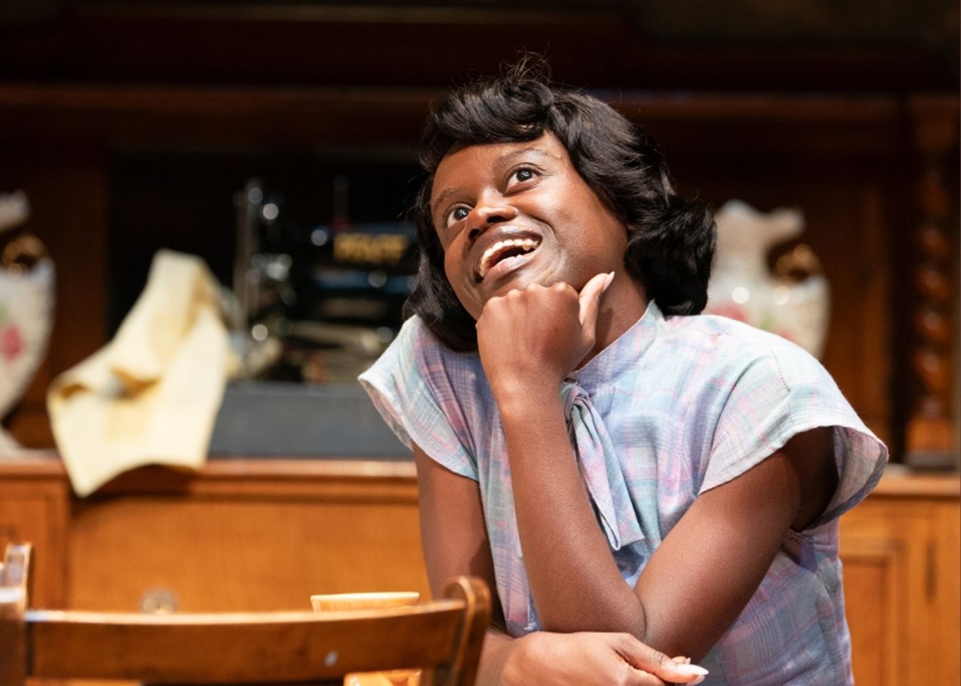 Review: Superb A RAISIN IN THE SUN Moves In at South Coast Repertory  Image