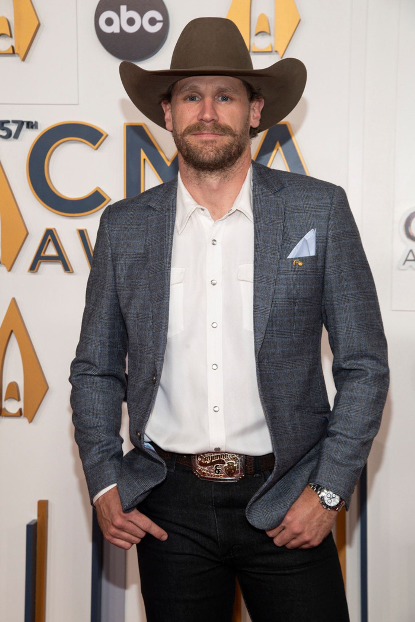 Photos: Cynthia Erivo, Kevin Cahoon & More Hit the CMAs Red Carpet  Image