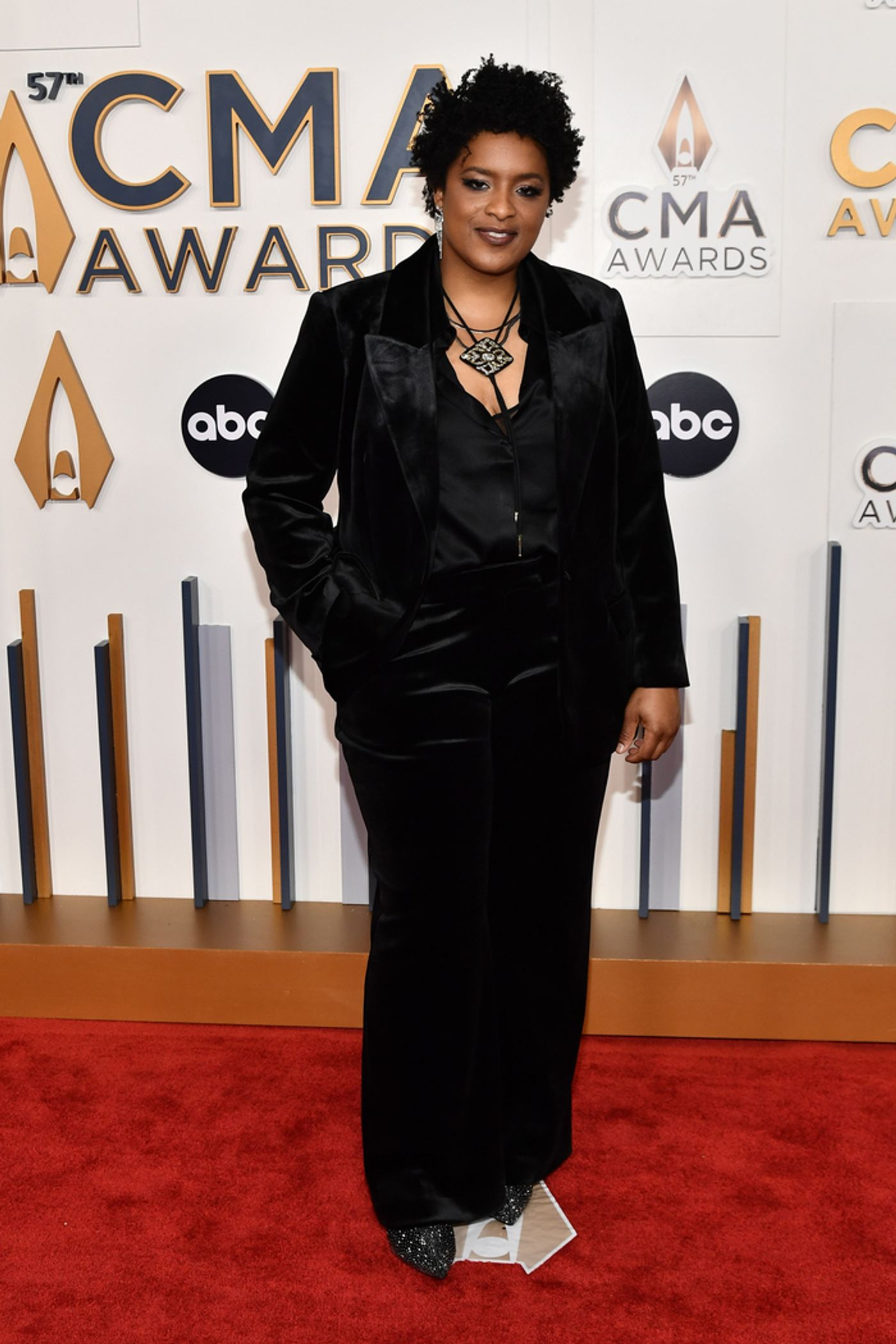 Photos: Cynthia Erivo, Kevin Cahoon & More Hit the CMAs Red Carpet  Image