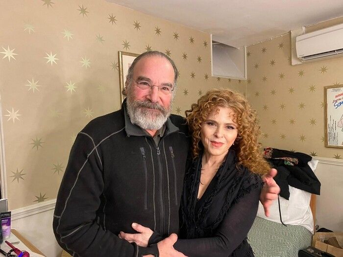 Photos: Mandy Patinkin Visits Bernadette Peters at STEPHEN SONDHEIM'S OLD FRIENDS — photo 2 of 2