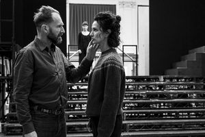 Ralph Fiennes, Indira Varma Photo