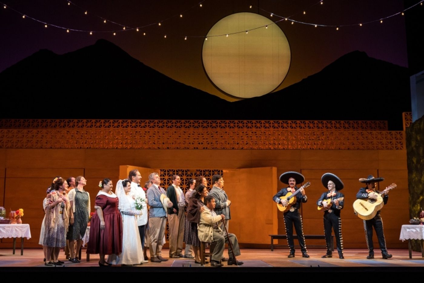 Review: CRUZAR LA CARA DE LA LUNA at Minnesota Opera  Image