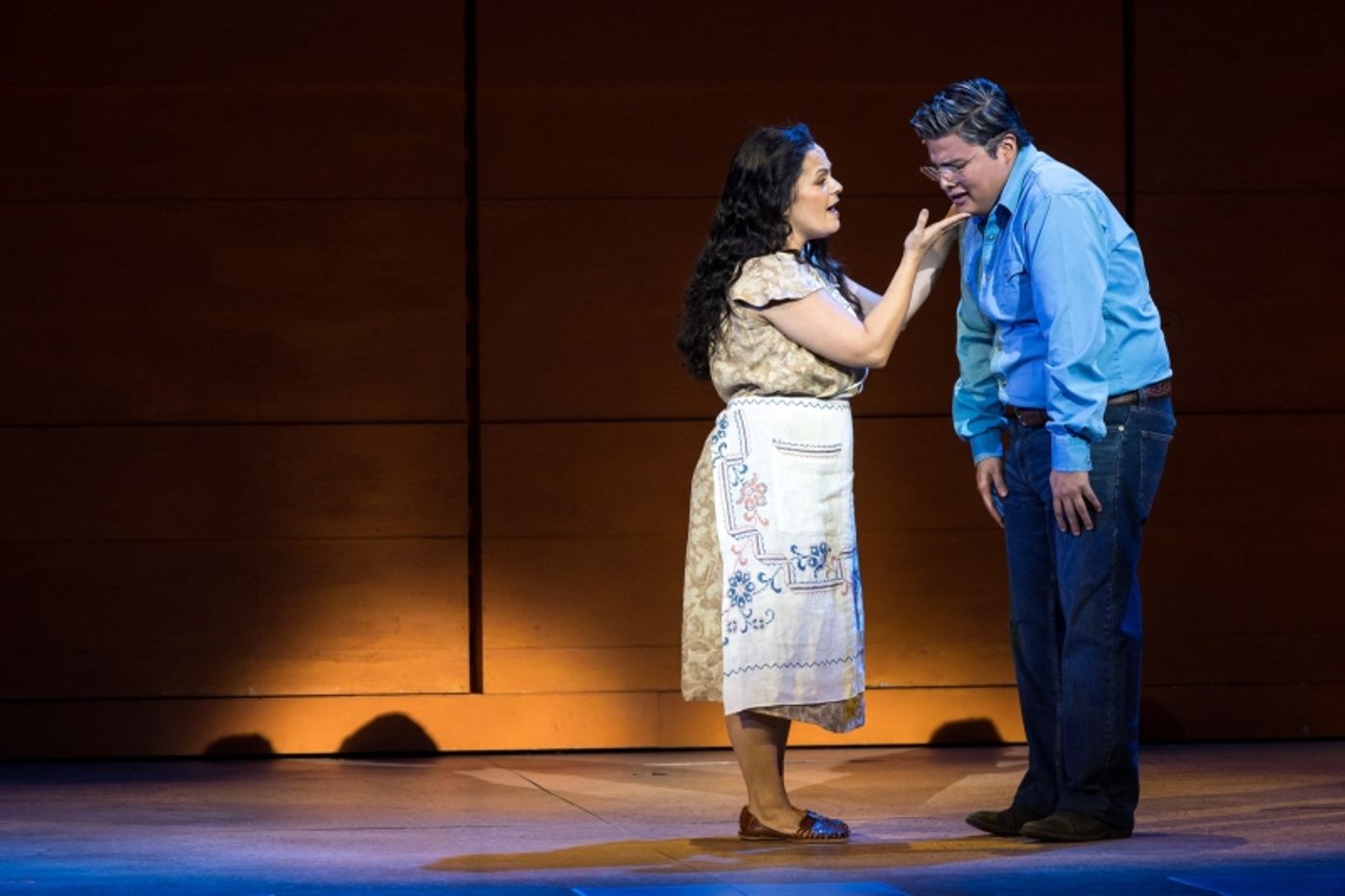 Review: CRUZAR LA CARA DE LA LUNA at Minnesota Opera  Image