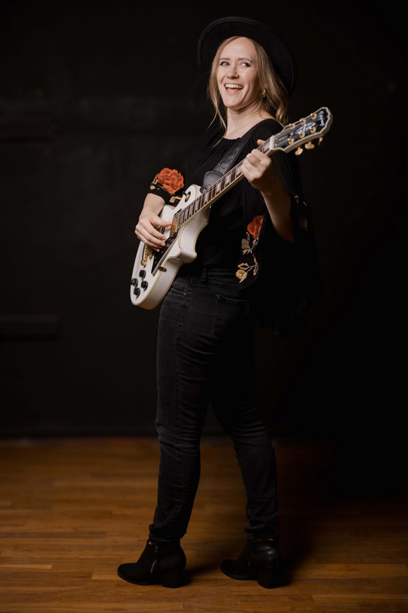 Photos: First Look At The Cast of RING OF FIRE: THE MUSIC OF JOHNNY CASH At Ensemble Theatre Company  Image