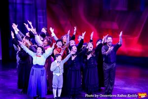 Lee Harrington and The Cast of Mary Poppins Photo