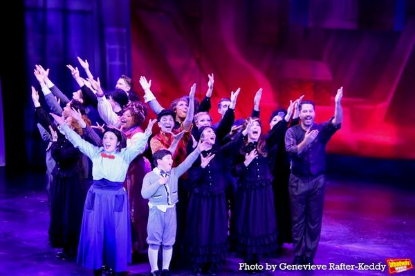 Lee Harrington and The Cast of Mary Poppins Photo