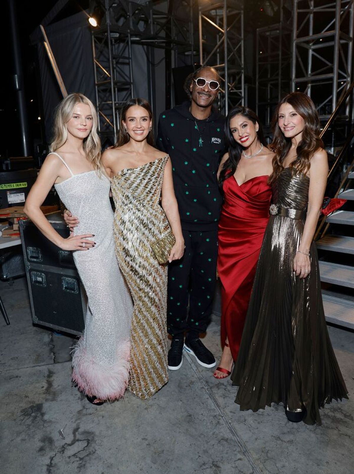 Kelly Sawyer Patricof, Jessica Alba, Snoop Dogg, Vanessa Bryant, and Norah Weinstein at 