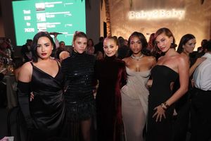 Demi Lovato, Sofia Richie Grainge, Nicole Richie, Lori Harvey, and Hailey Bieber  Photo