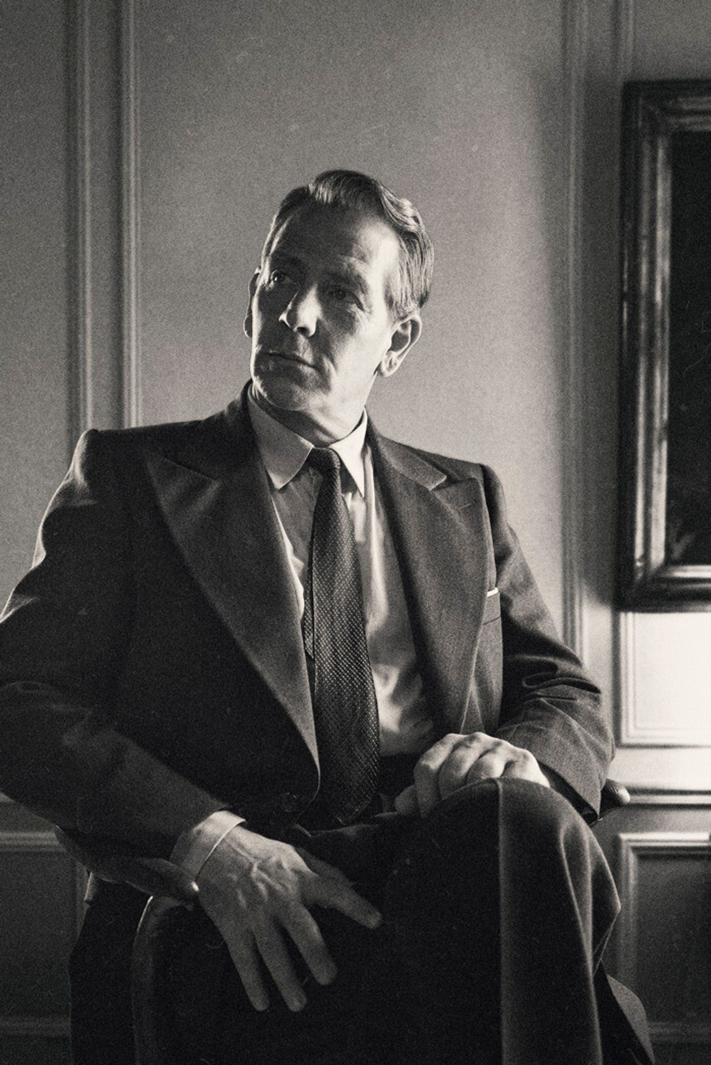 Photos: First Look at Apple's Christian Dior Series THE NEW LOOK Photos: First Look at Apple's Christian Dior Series THE NEW LOOK Image