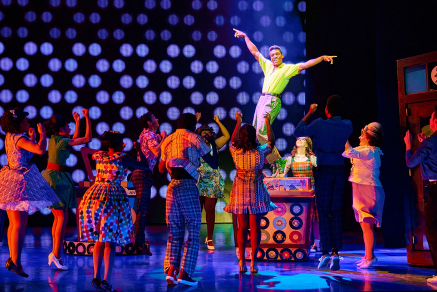 Photos: Get a First Look at New Images of HAIRSPRAY on Tour Photos: Get a First Look at New Images of HAIRSPRAY on Tour Image