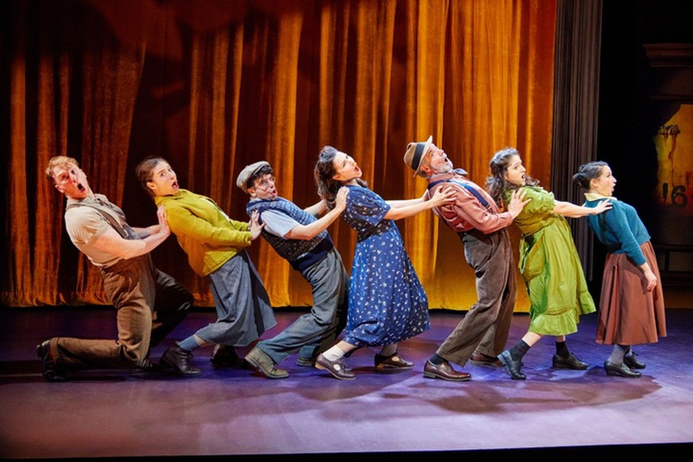 Photos: Get a First Look at National Yiddish Theatre Folksbiene's AMID FALLING WALLS  Image