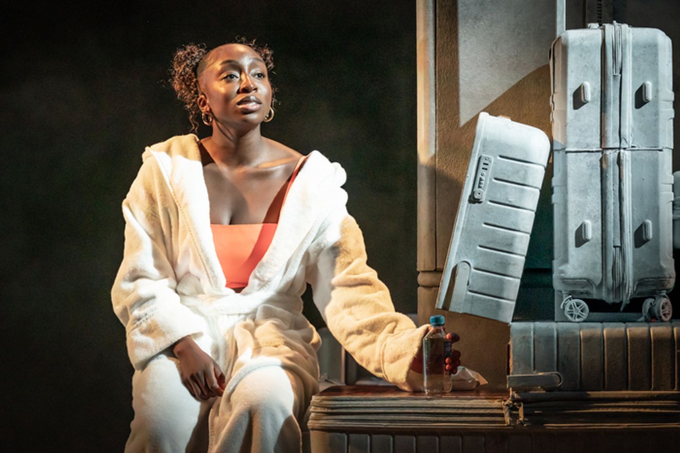 Photos: First Look at Dujonna Gift and Sam Tutty in TWO STRANGERS (CARRY A CAKE ACROSS NEW YORK)  Image