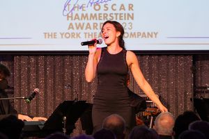 Laura Benanti
 Photo