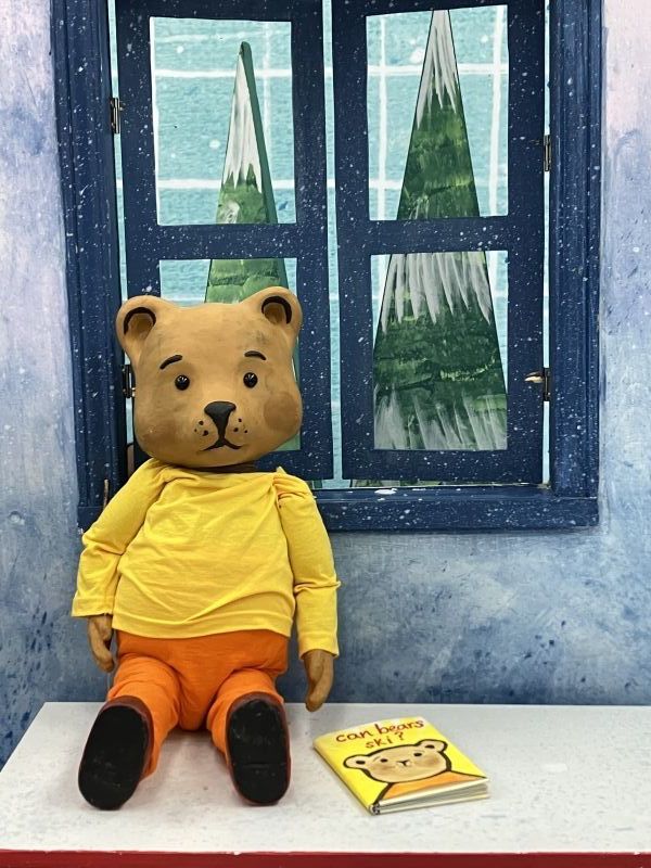 Guest Blog: Tina Williams, Artistic Director of Pied Piper Theatre on Empathy, Understanding and the Beauty of Sign Language in CAN BEARS SKI?  Image