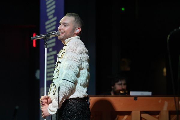 Serge Clivio performing Butterflies  (photo Michael Hull) Photo