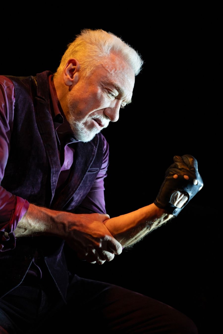 Patrick Page in ALL THE DEVILS ARE HERE Extends Through February 25; Plus New Photos!  Image