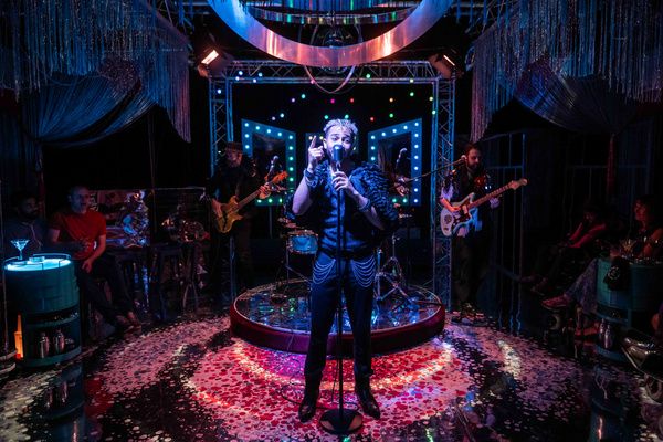 Photos: First Look at THE BAR AT THE EDGE OF TIME By Frozen Light  Image