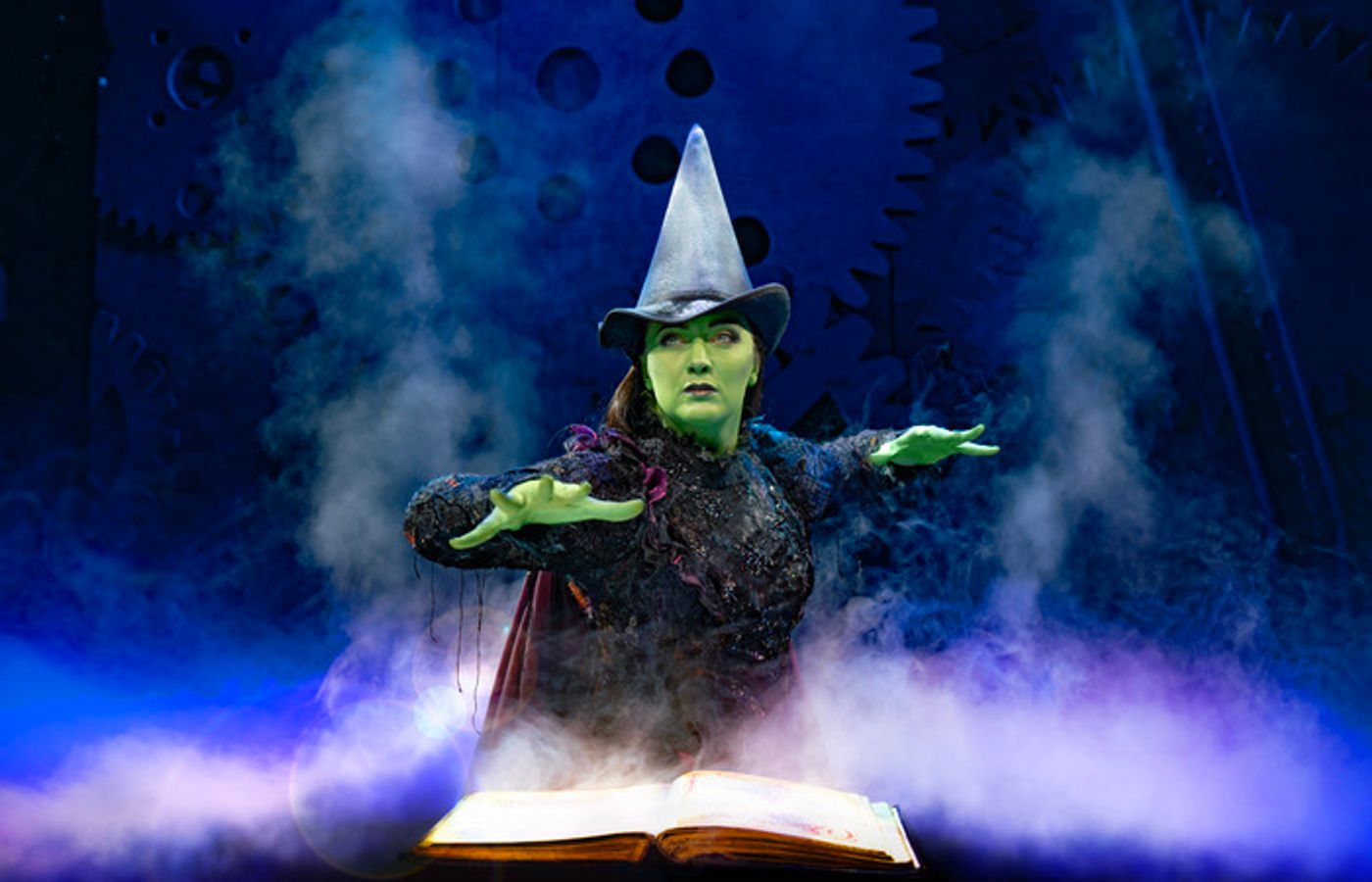 Photos: First Look at the New UK Tour Cast of WICKED  Image