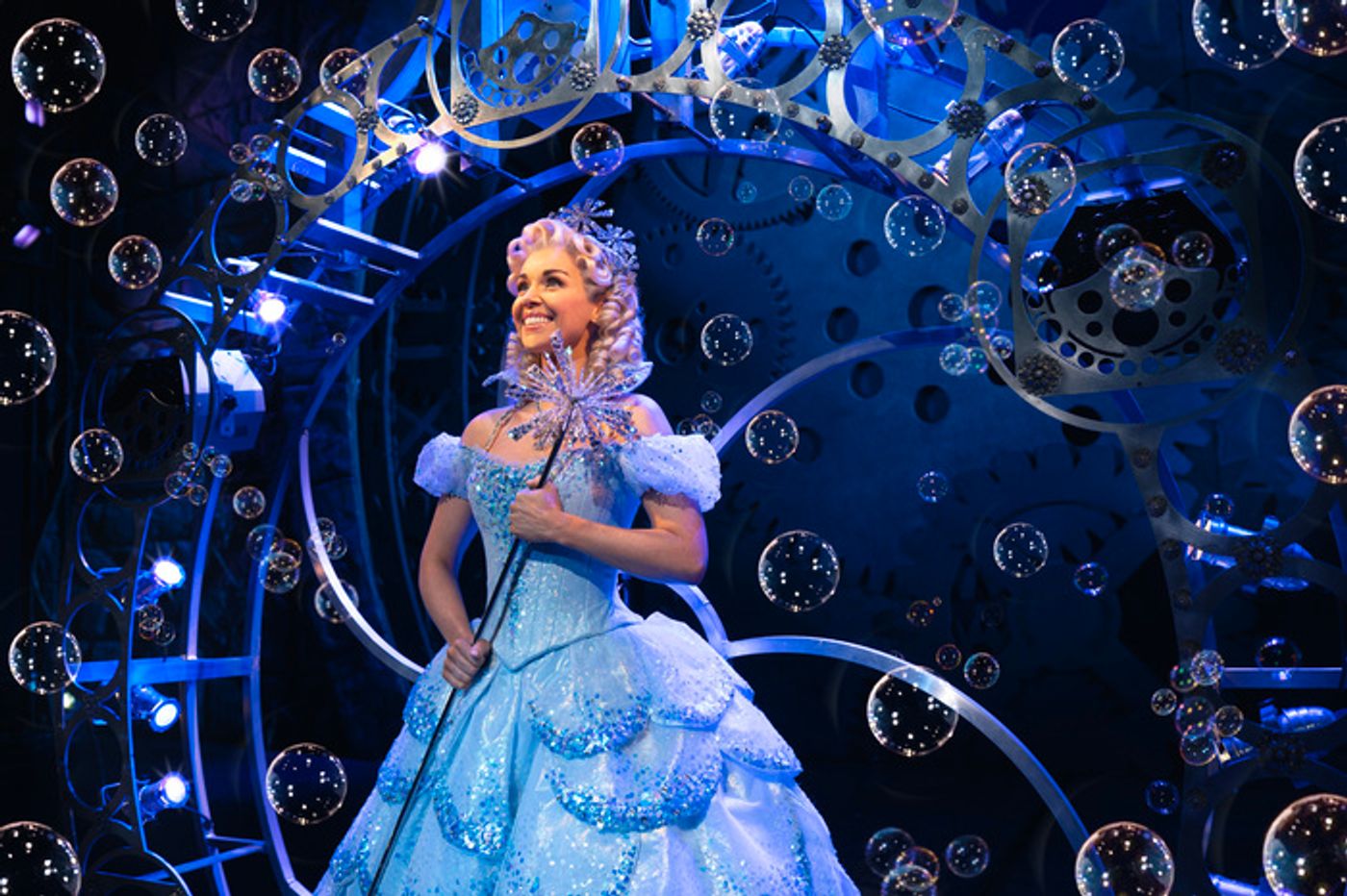 Photos: First Look at the New UK Tour Cast of WICKED  Image