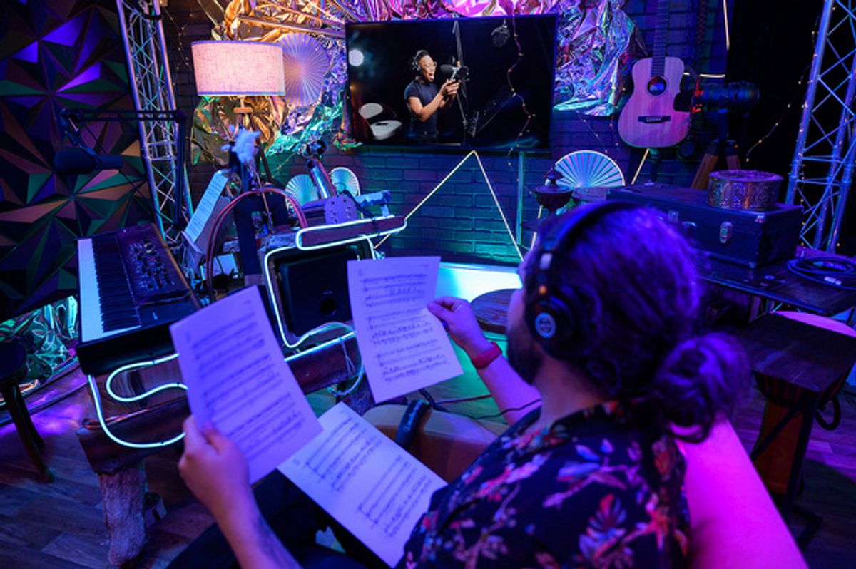 Quentin Garzo?n, Avionce Hoyles at 