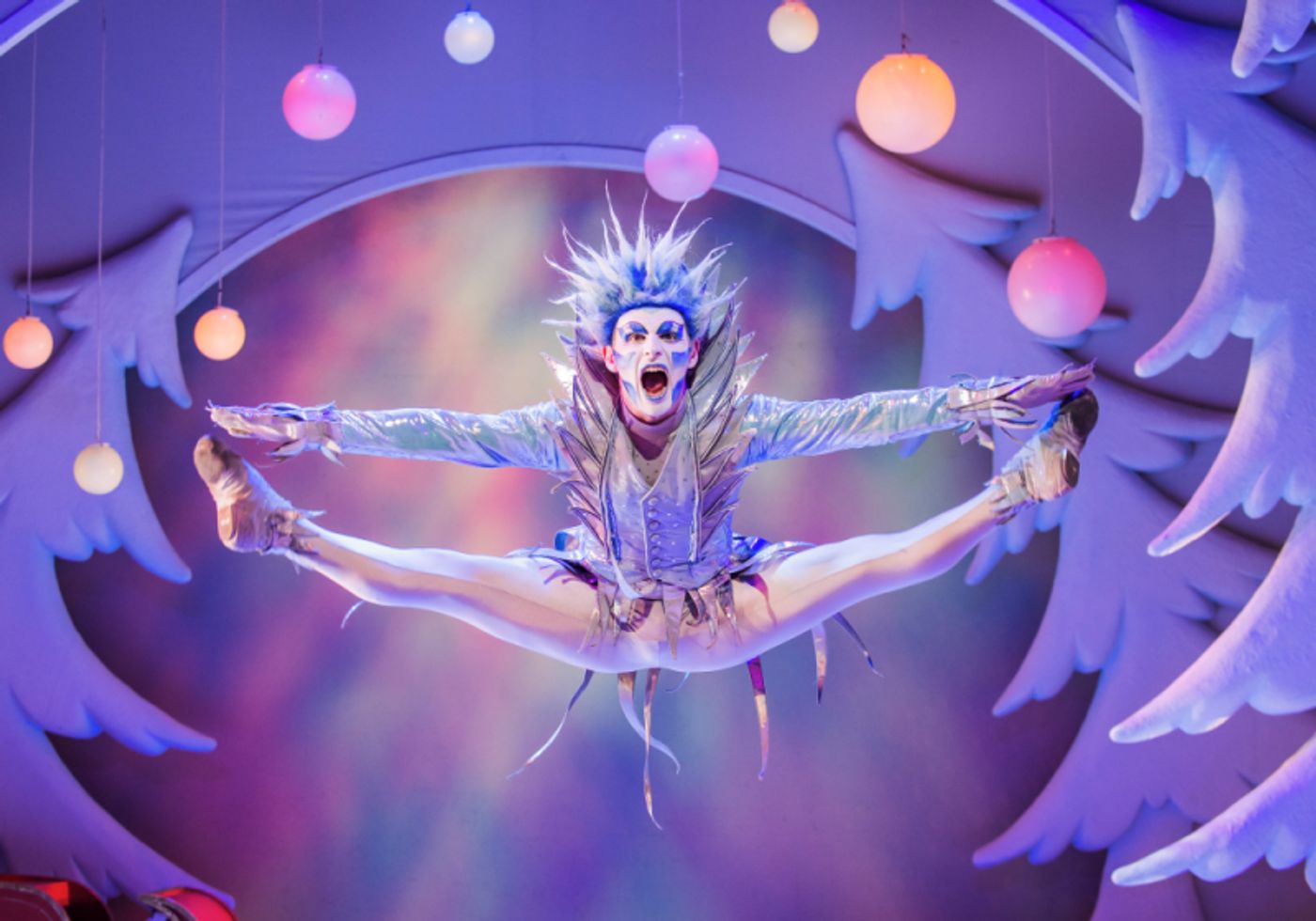 Review: THE SNOWMAN, Peacock Theatre  Image