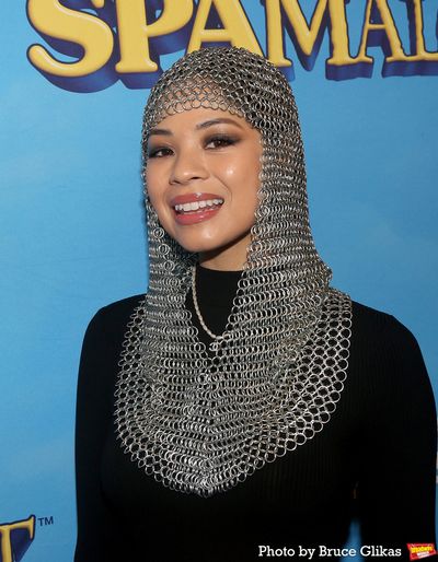 Eva Noblezada Photo