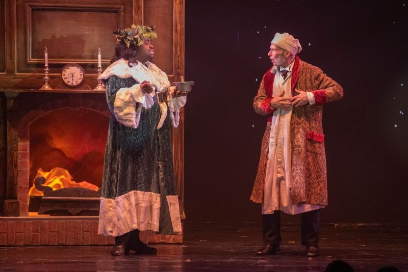 Review: A CHRISTMAS CAROL: THE MUSICAL at Dutch Apple Dinner Theatre  Image