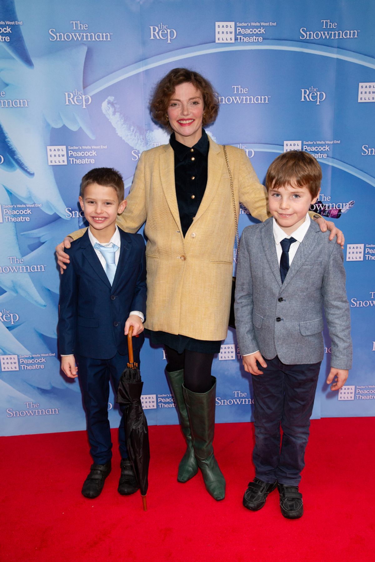 Camilla Rutherford & children at 