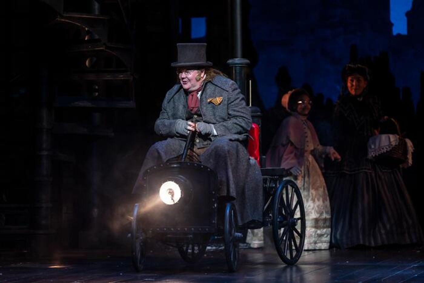 Photos: First Look at A CHRISTMAS CAROL at Ford's Theatre  Image