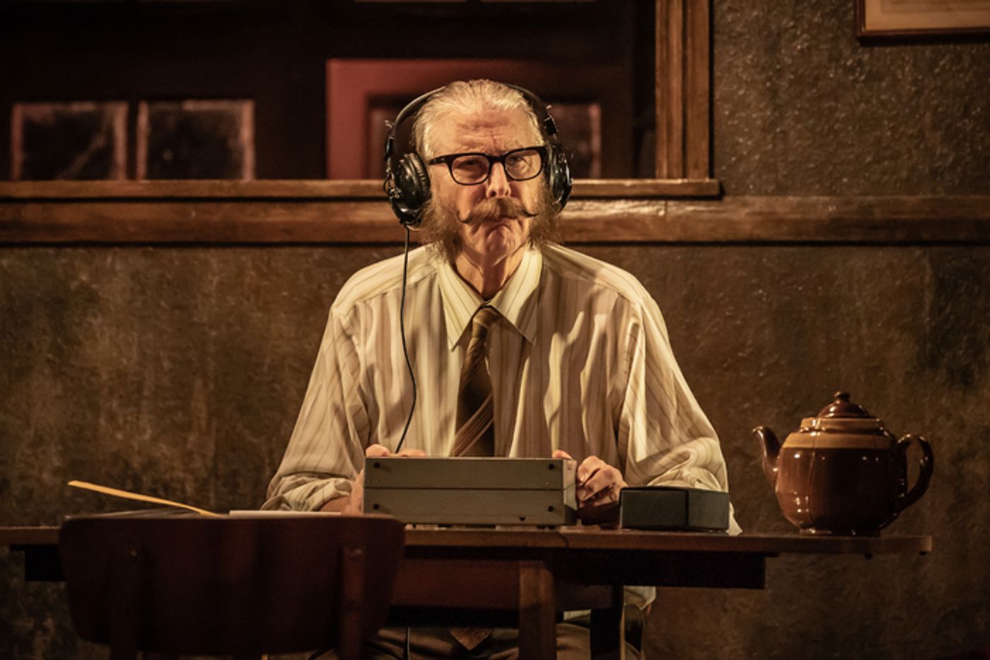 Photos: First Look at THE ENFIELD HAUNTING, Starring Catherine Tate and David Threlfall  Image