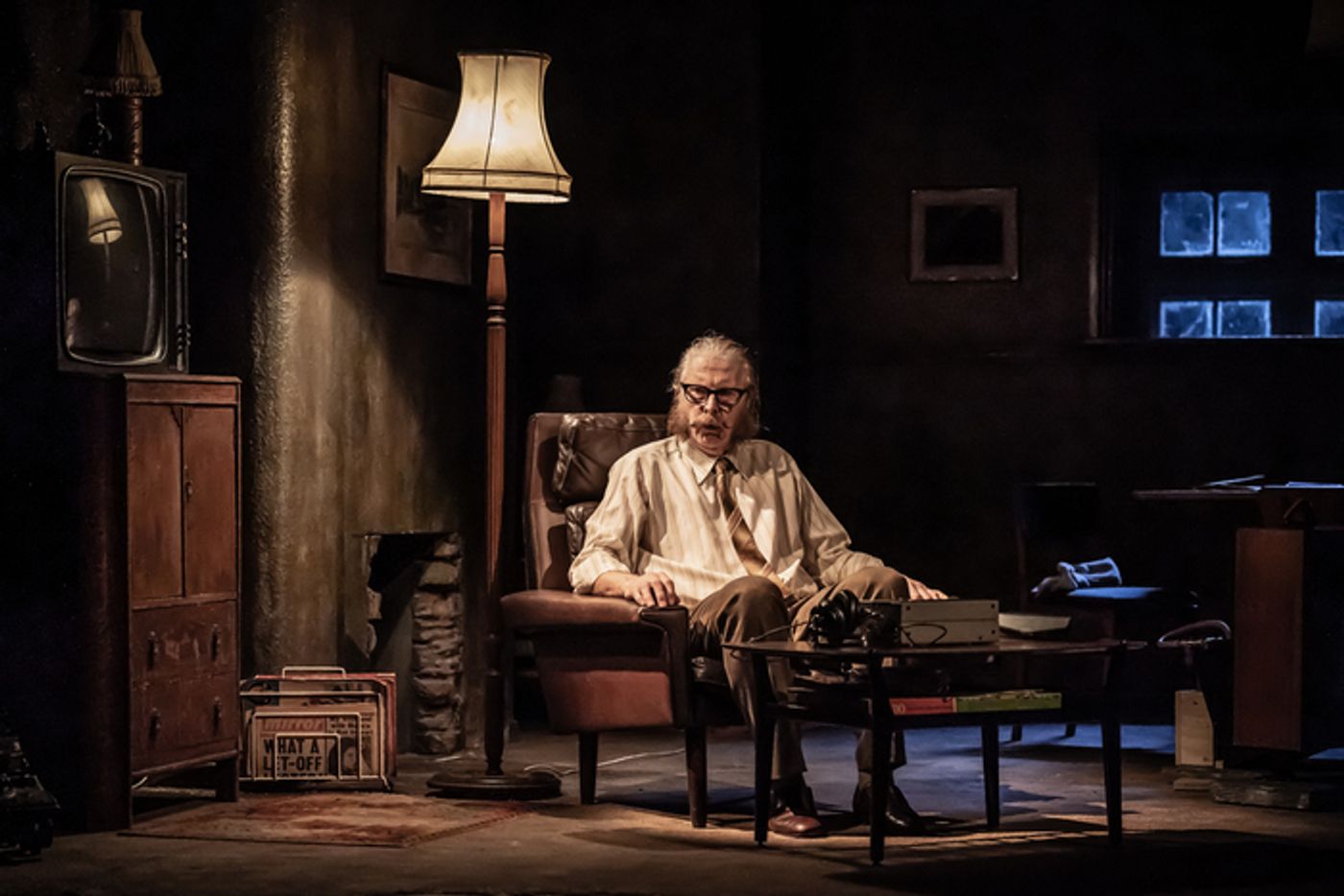 Photos: First Look at THE ENFIELD HAUNTING, Starring Catherine Tate and David Threlfall  Image