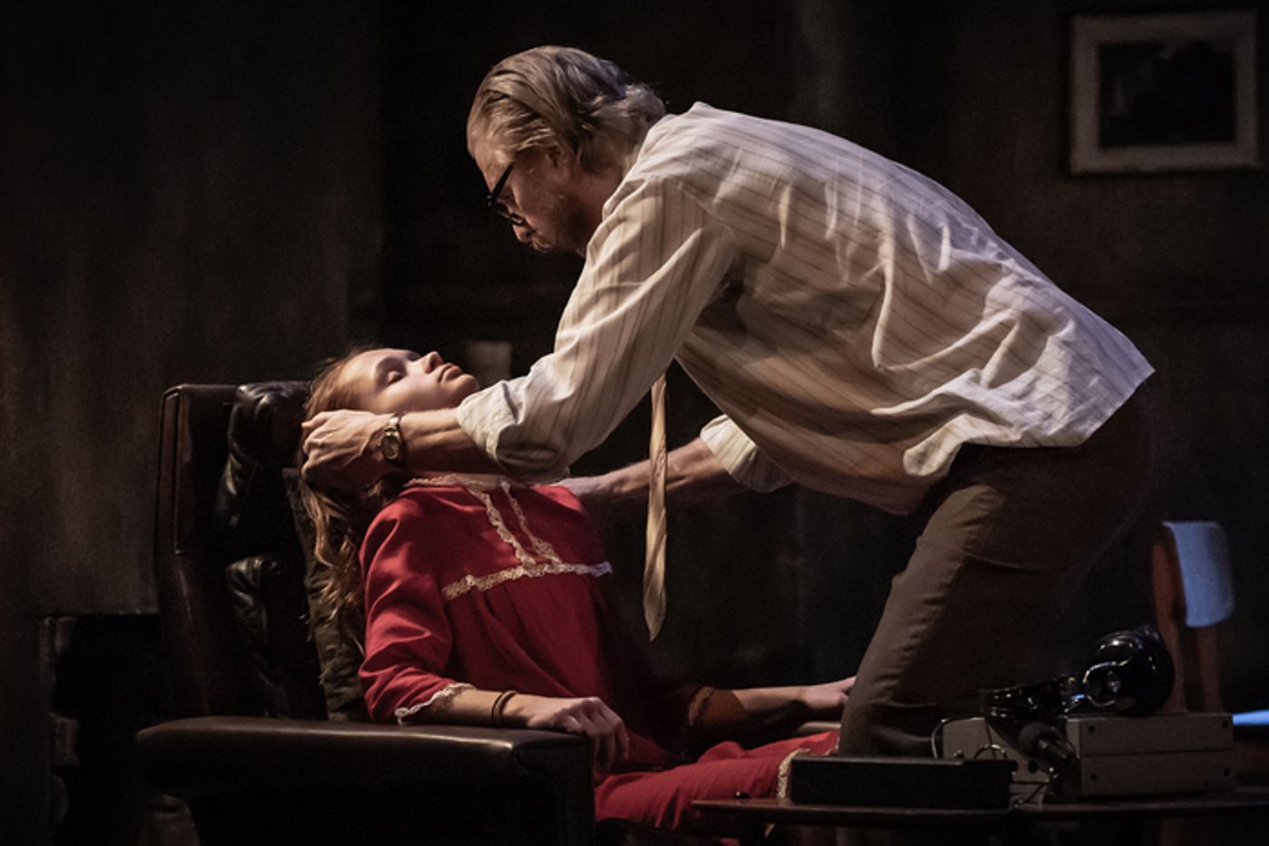 Photos: First Look at THE ENFIELD HAUNTING, Starring Catherine Tate and David Threlfall  Image