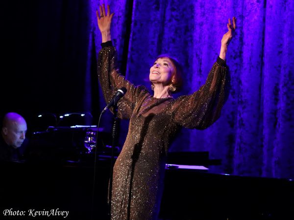 Photos: Karen Akers Brings WATER UNDER THE BRIDGE To Birdland  Image
