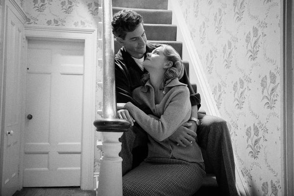 radley Cooper as Leonard Bernstein (Director/Writer/Producer) and Carey Mulligan as F Photo